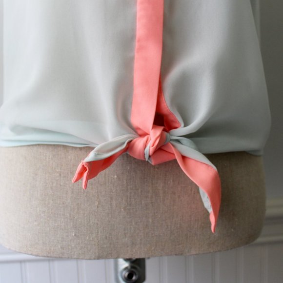 American Eagle Blue Sleeveless Tie Front Tank XS - Picture 6 of 9